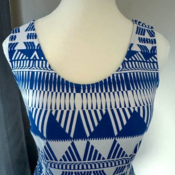 New York & Company Stretch cotton dress with side pockets,  sz XS.  Like new - Picture 5 of 8